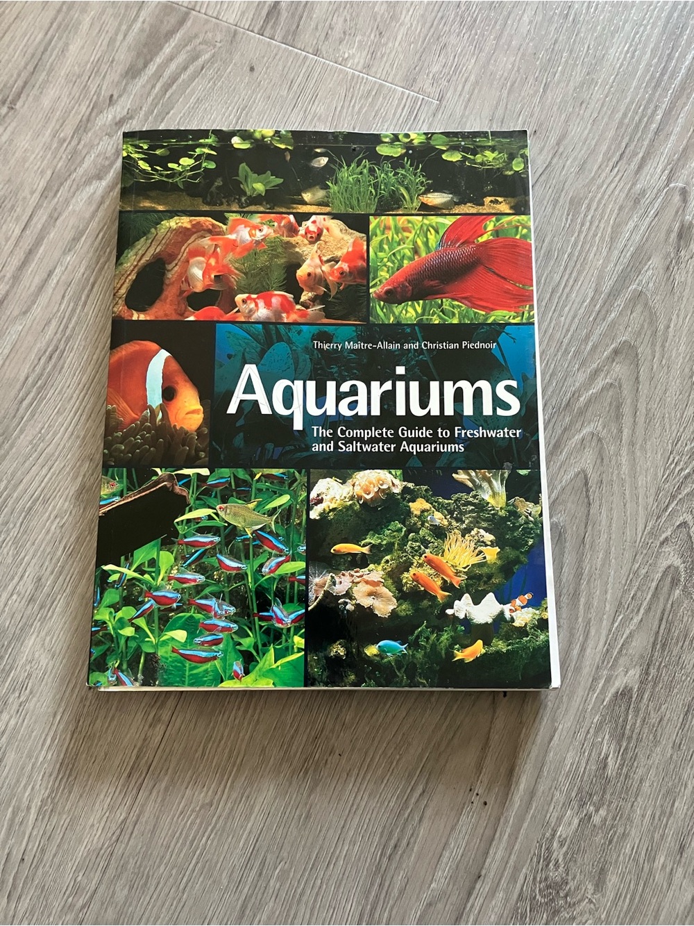 3/$15 Aquariums Book - Blue Cover - Aquariums